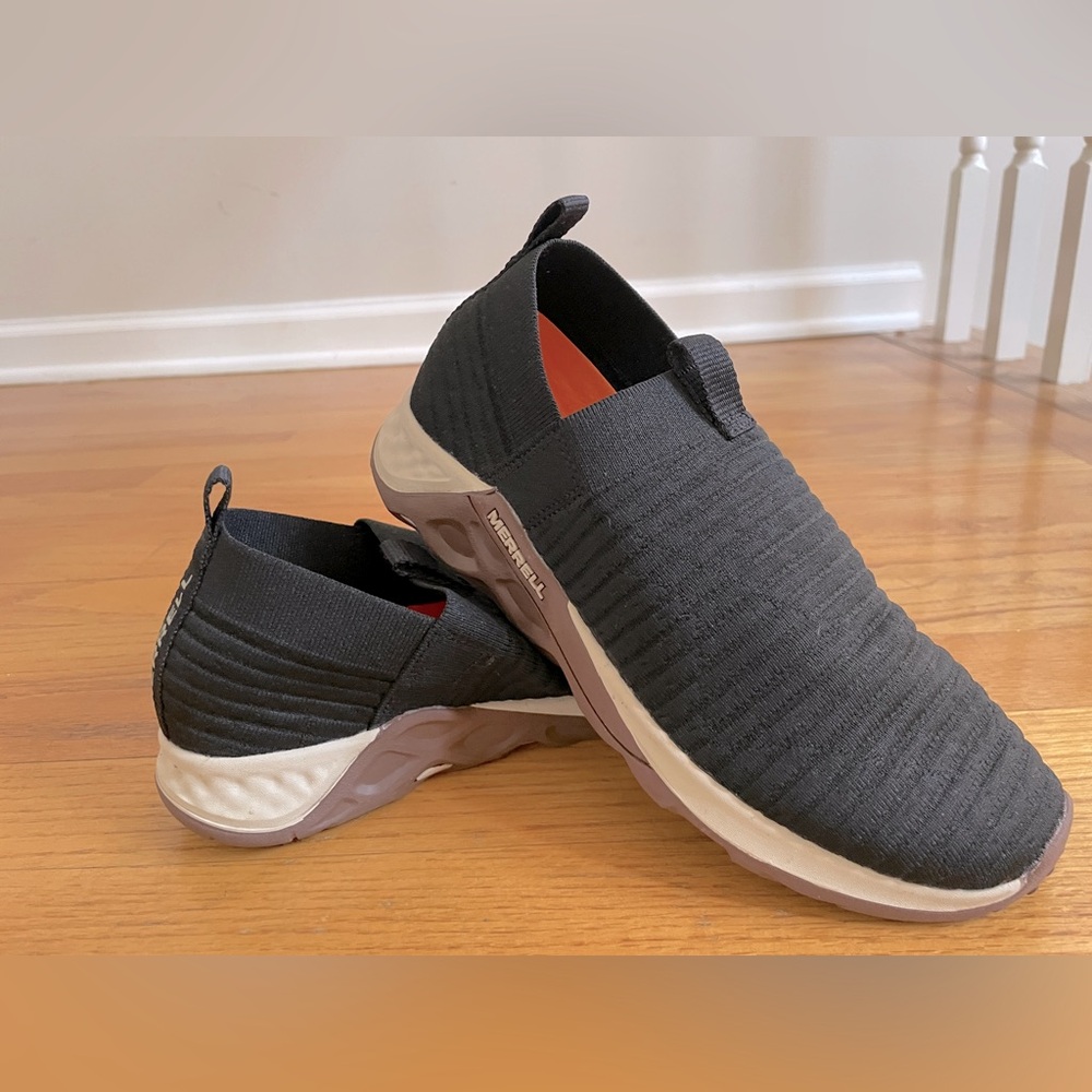 Merrell Range Slip-On Sneaker - size 4.5.